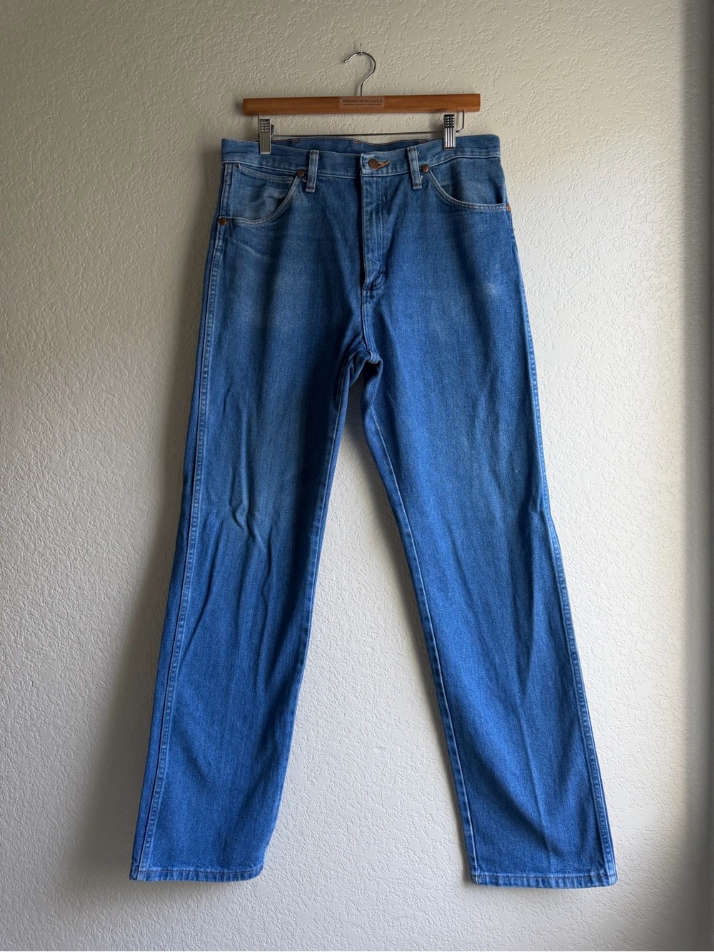 Wrangler Men’s Cowboy Cut Straight-Leg Jeans in Medium Blue